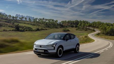 El EX30 es el benjamín eléctrico de la familia Volvo