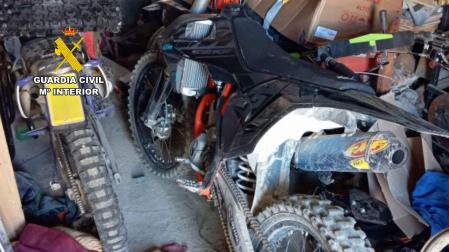 Una de las motocicletas recuperadas por la Guardia Civil de Caspe