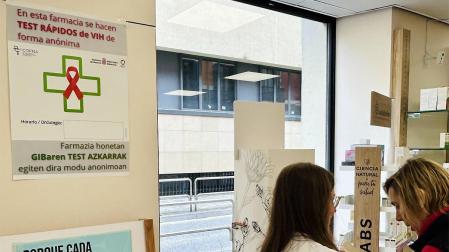 Una de las farmacias en las que se puede realizar la prueba de VIH de forma rápida y anónima