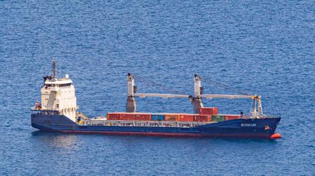 El carguero Borkum estuvo fondeado este jueves en Cabo Tiñoso, Cartagena