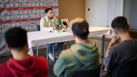 Rueda de prensa de despedida del jugador brasileño de Osasuna Magna, Jonathan Linhares