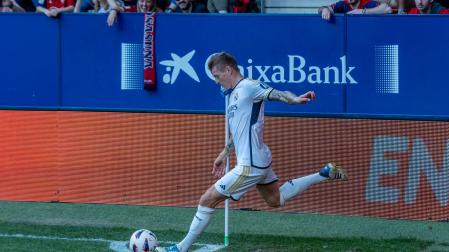 Kroos lanza un córner en El Sadar
