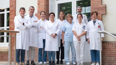 Profesionales de los servicios de Endocrinología y Anatomía Patológica del HUN