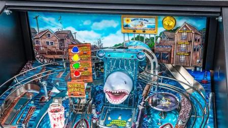 Pinball con temática JAWS vendido por Cocamatic