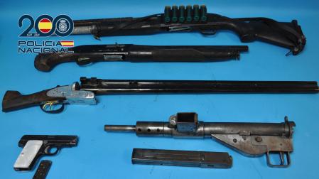 Armas intervenidas al detenido
POLICÍA NACIONAL
26/05/2024