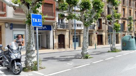 Vista de la parada de taxis, en la avenida de Sangüesa de Tafalla