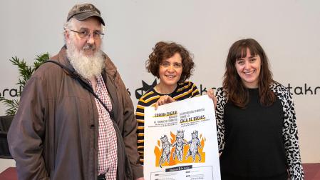 Desde la izquierda, Iñaki Arzoz, Nerea Fillat y Leire San Martín Marcos