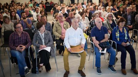 En primera fila se sentaron las cuatro personas que ofrecieron su testimonio