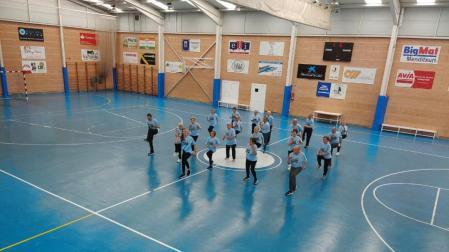 Instante de uno de los ejercicios del Día de la Gimnasia de Arkupeak, en Santesteban.