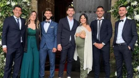 Roberto Torres, David García, Unai García y Oier Sanjurjo han sido algunos de los invitados a la boda de Mikel Merino