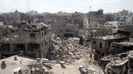 Imagen de archivo de varios edificios destruidos en Yabalia, en el norte de la Franja de Gaza