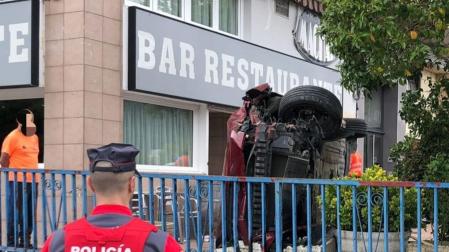 El vehículo ha quedado apoyado sobre uno de sus laterales