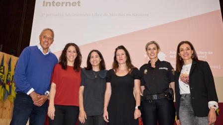 Desde la izquierda, Raimon Pèlach, Isabel Vera, Renata Elizalde, Susana Heredia, Imelda Rey e Irene Carrasco