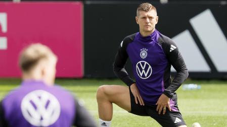 El centrocampista alemán Toni Kroos se ejercita con Alemania durante la concentración para la Eurocopa 2024