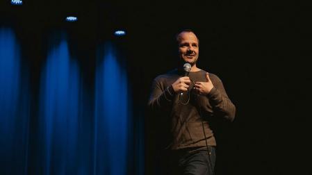 El humorista Ángel Martín presentará su show de monólogos en Baluarte el 8 de diciembre