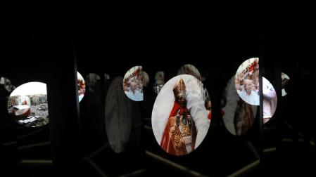 Fotos de la presentación del 'Espacio SanFermIN Espazioa', ubicado en el Cuerpo de Guardia de Santo Domingo en Pamplona. /