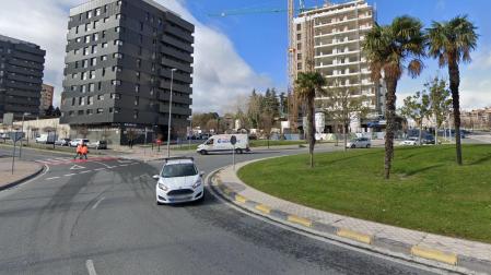 El ciclista ha sido hallado, ya caído, en el cruce entre la Avenida Juan Pablo II y la C/ Cataluña.