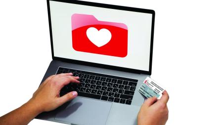 Medio centenar de pacientes han pedido saber quién entra a sus historias clínicas