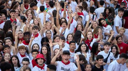 Fotos del chupinazo de las fiestas de Mutilva 2024.