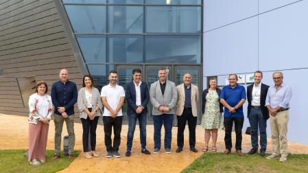 NUEVA JUNTA DE AER De izda. a dcha.: Consuelo Urmeneta Resa, Vicente Cordón Díez, Dolores Garijo Pérez, David García Osta, Domingo Sánchez Arteaga, Rafael Loscos Sanz (presidente), Jesús Pérez Apesteguía, Teresa Osés Turrillas, Mario Sánchez Castro, David Navarro Lorente, y Francisco Urzaiz Sevilla