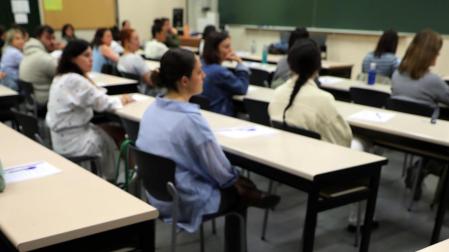 El campus de la Universidad Pública de Navarra en Pamplona acoge este fin de semana las pruebas de la OPE de maestros.