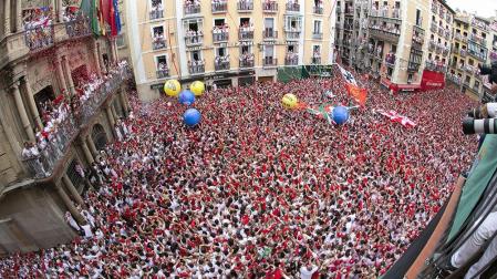 Imagen del momento del Chupinazo, en la plaza Consistorial