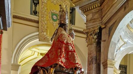 Fotos del proceso de preparación de la imagen de San Fermín antes del comienzo de las fiestas. /