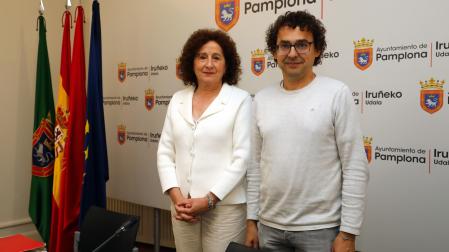 Carmen Maeztu y Txema Mauleón, en mayo en la firma del convenio