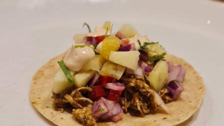 El taco Pollo Oaxaca 2.0 del Santa Chula