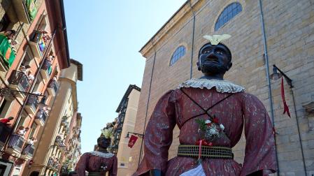 Salida de la Comparsa de Gigantes y Cabezudos este 7 de julio