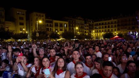 Actuación del grupo vasco Zetak la noche del 8 de julio de 2024 en la Plaza del Castillo durante SanFermies