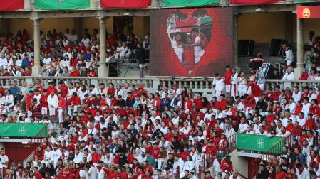 Imagen de la kiss cam estos Sanfermines