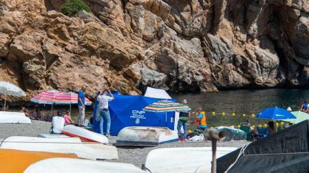 Un hombre de unos 50 años ha muerto este miércoles cuando practicaba submarinismo en la playa de Calahonda, en Motril (Granada)