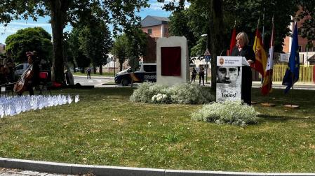 Marimar Blanco interviene en la inauguración de una glorieta que el Ayuntamiento de Burgos dedica a su hermano.

EUROPA PRESS

13/07/2024