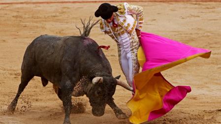 uan de Castilla estuvo a punto de salir por la Puerta del Encierro en su debut en Pamplona