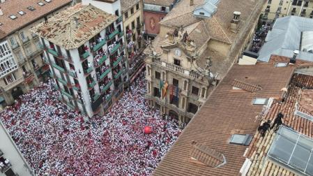 Vista del chupinazo desde uno de los drones de Policía Foral