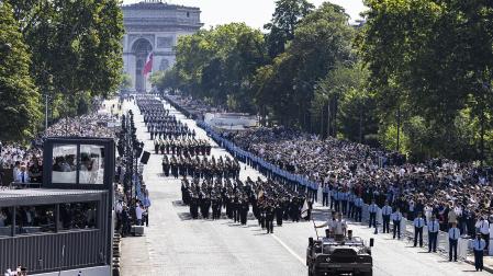 Desfile militar en París con motivo del 14 de julio