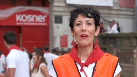 La ministra Elma Saiz, en el callejón de la plaza de toros