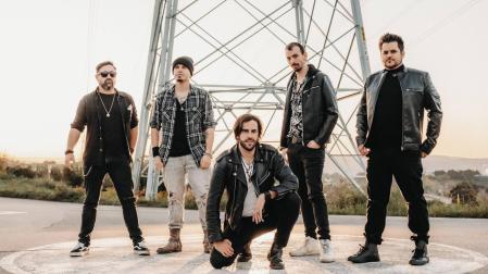 BAJA CALIFORNIA. Desde la izquierda, los miembros de la banda asturiana Javi Hernández, Javi Monje, Manu Roz, Iron Galindo y Marco Guardado