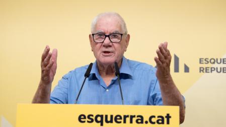El exlíder de ERC en el Ayuntamiento de Barcelona Ernest Maragall, durante la comparecencia en la que ha anunciado su dimisión