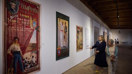 Visitantes de la exposición.