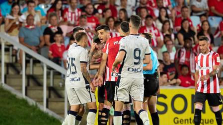 Fotos del partido entre Athletic y Osasuna en la Euskal Herriko Txapela en Barakaldo