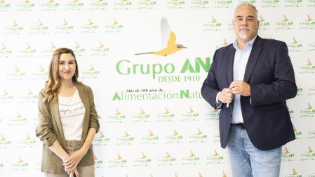 Sara Esparza, responsable proyectos de Grupo AN y Julián Imaz, responsable I+D+i de Conservas Dantza