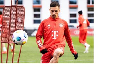 Bryan Zaragoza, entrenando con el Bayern