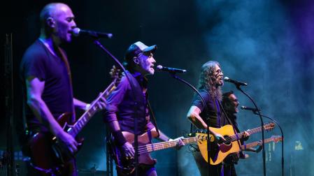 La banda catalana Gossos cerró este viernes el Festival de Cap Roig