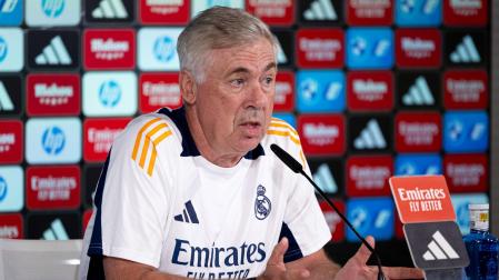 El entrenador del Real Madrid Carlo Ancelotti, durante la rueda de prensa ofrecida este sábado en la Ciudad Deportiva de Valdebebas