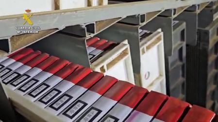 Diez detenidos por 190.000 cajetillas de tabaco falsificado producidas en una nave de Arcos de la Frontera (Cádiz)