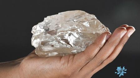 La compañía canadiense Lucara Diamonds halló en Botsuana un diamante de 2.492 kilates que se sitúa como el segundo más grande descubierto hasta la fecha en el mundo