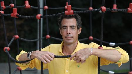 El salmantino Miguel Ángel Martín Martín, de 47 años, en un parque de Pamplona.