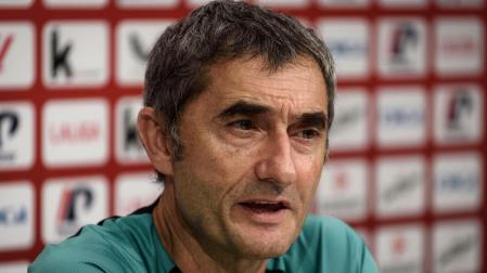 El entrenador del Athletic Club de Bilbao, Ernesto Valverde, durante la rueda de prensa que ha ofrecido este viernes en Lezama